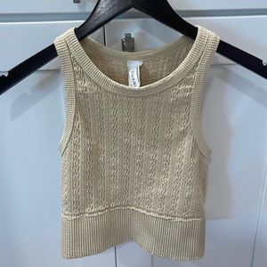 Nikibiki crop textured tank